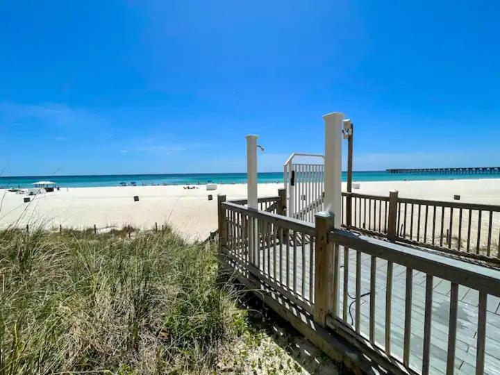 Apartment Beachfront Stunning View 100 Ft Long Swimming Pool