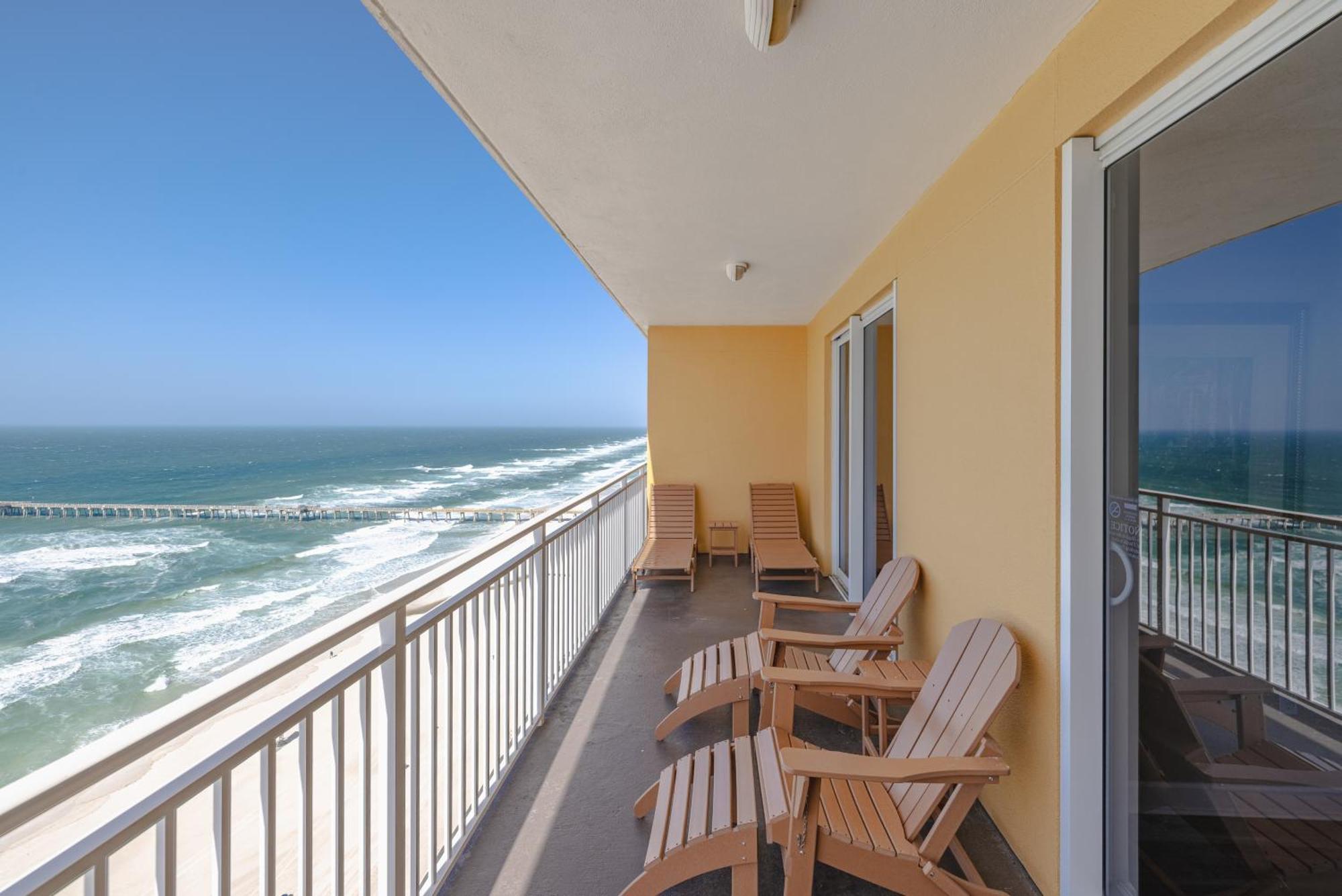 Apartment Beachfront Stunning View 100 Ft Long Swimming Pool *
